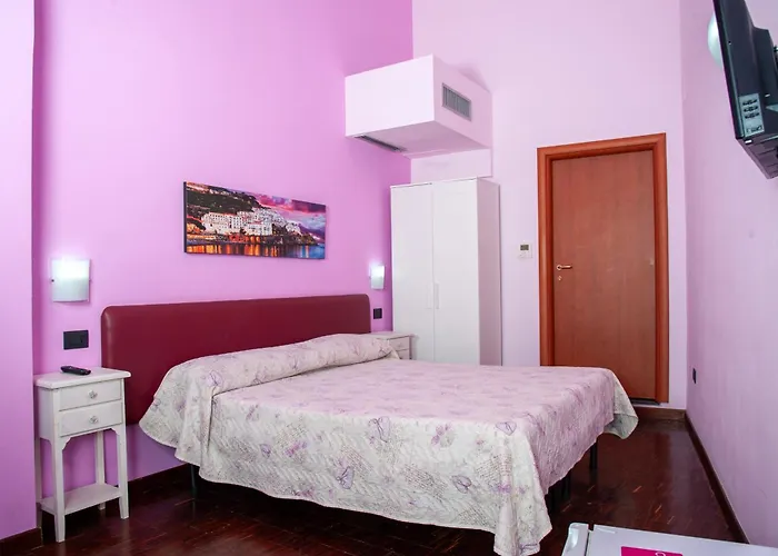 Palazzo Carafa Della Spina Room And Apartment