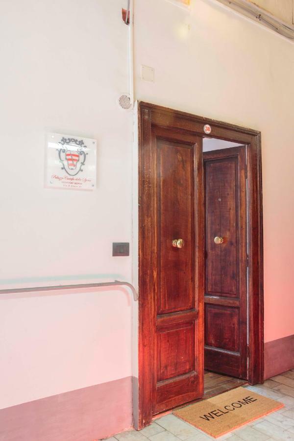 Palazzo Carafa Della Spina And Bed and breakfast